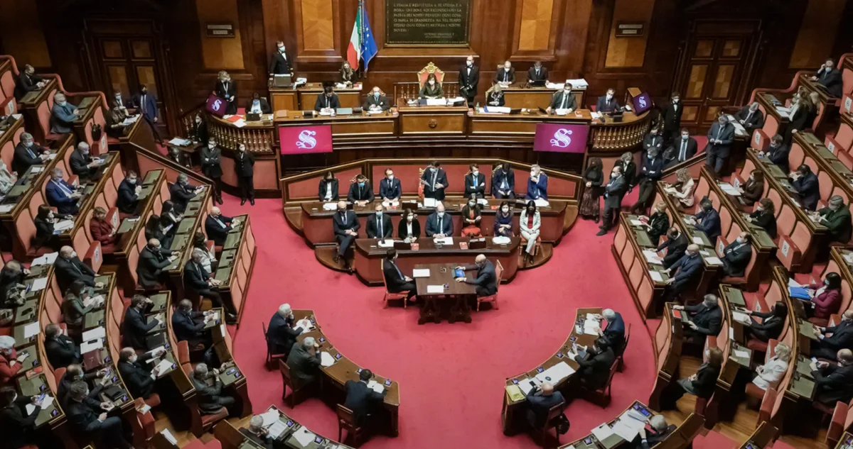 Al momento stai visualizzando Un dibattito surreale in un’aula che si svuota