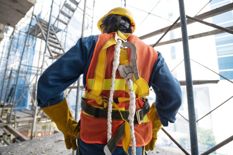 Scopri di più sull'articolo Morti bianche +10%. Sicurezza del lavoro urgente