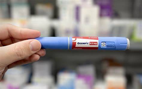 Scopri di più sull'articolo Allarme farmaci contro l’obesità, l’HHS: “Promuovere cambiamenti nel sistema alimentare”