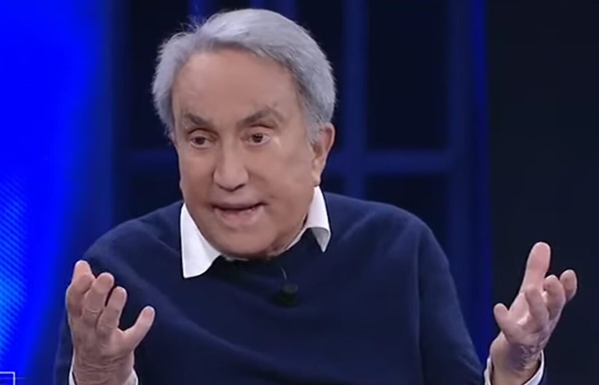 Scopri di più sull'articolo È morto Emilio Fede, storico volto del giornalismo televisivo: aveva 94 anni. È stato anche direttore de ‘La Discussione’
