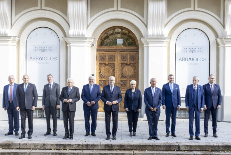 Scopri di più sull'articolo Mattarella: “Pace vera solo con due Stati”. Appello da Tallinn per una soluzione giusta in Medioriente