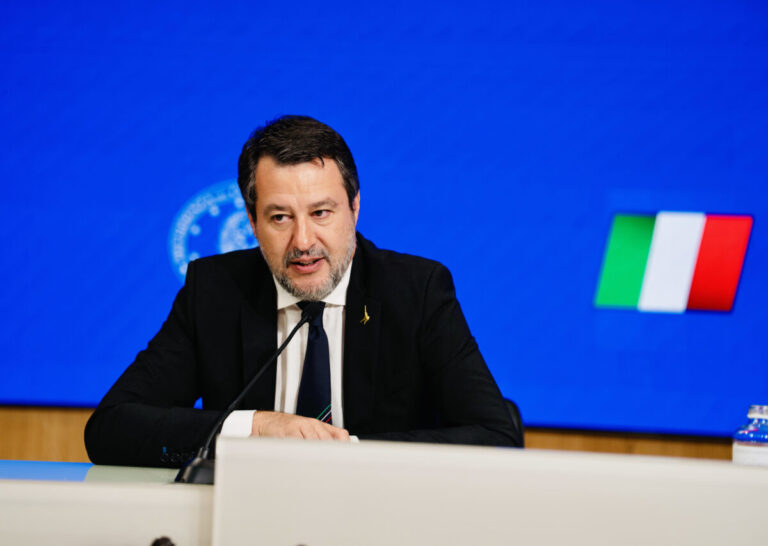 Scopri di più sull'articolo Manovra, sale la tensione: scontro su banche, casa e lavoro