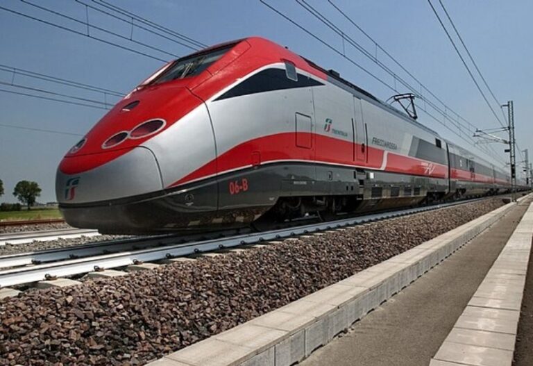 Scopri di più sull'articolo Alta velocità, sabotaggi sulle linee Roma-Napoli e Roma-Firenze. Salvini: “Atti criminali contro l’Italia”